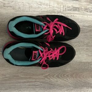 Nike Women's Black and Pink Sneakers